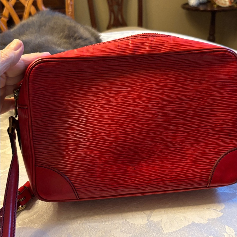 Red Louis Vuitton Trocadero Crossbody Shoulder Bag - Epi Leather - Picture 8 of 8
